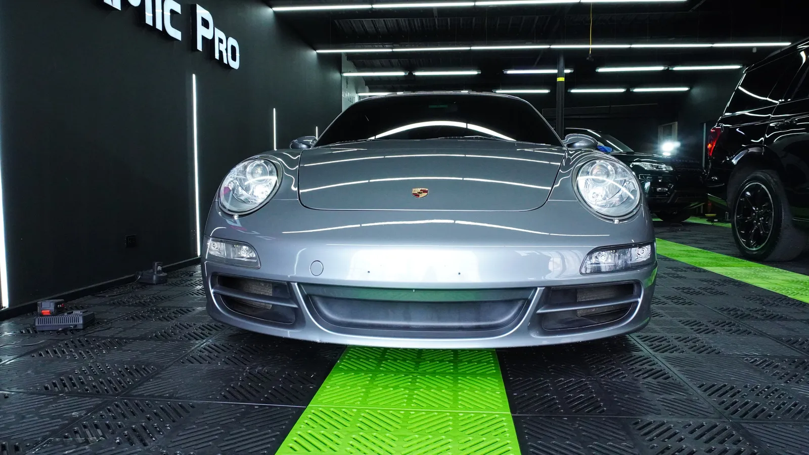 Porsche gris de fin de semana