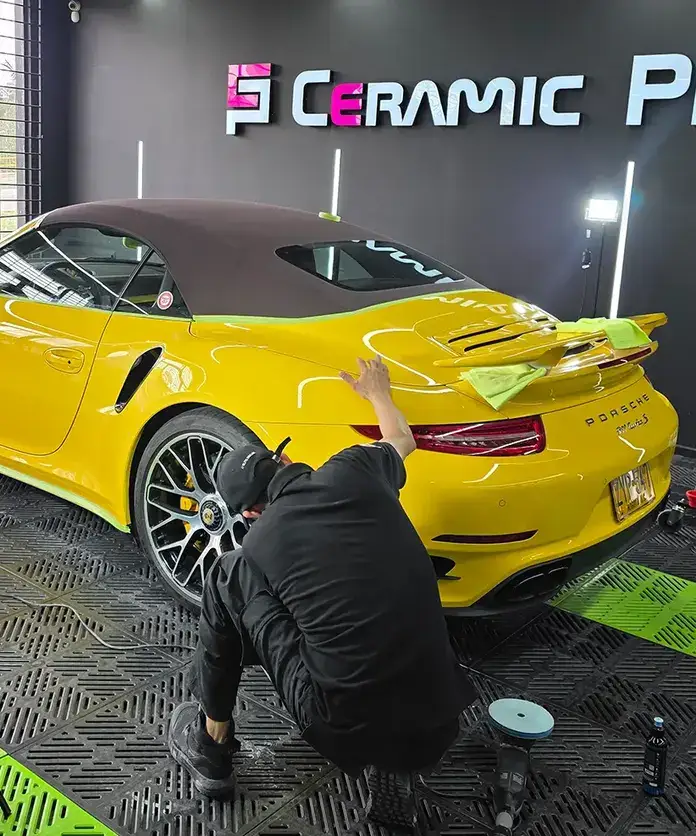 Ceramic coating sobre carrocer&iacute;a oscura