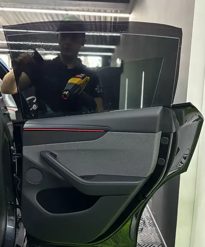 Polarizado de vidrios en veh&iacute;culo ejecutivo